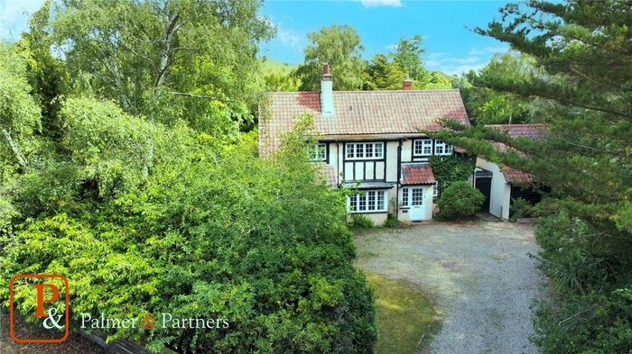 4 Bedroom Detached House For Sale In Saxmundham Road, Aldeburgh, Suffolk, IP15