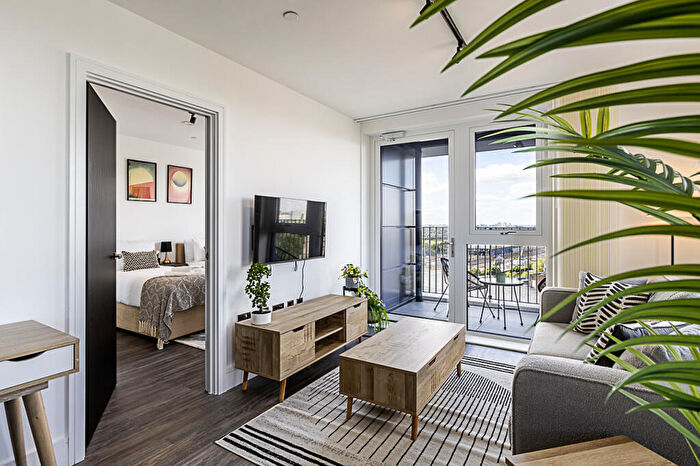 1 Bedroom Flat To Rent In N--, Edmund Point - Scrubs Lane, London, NW10