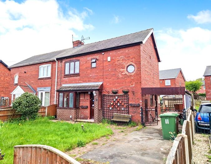 3 Bedroom Semi-Detached House For Sale In Central Drive, Castleford, WF10