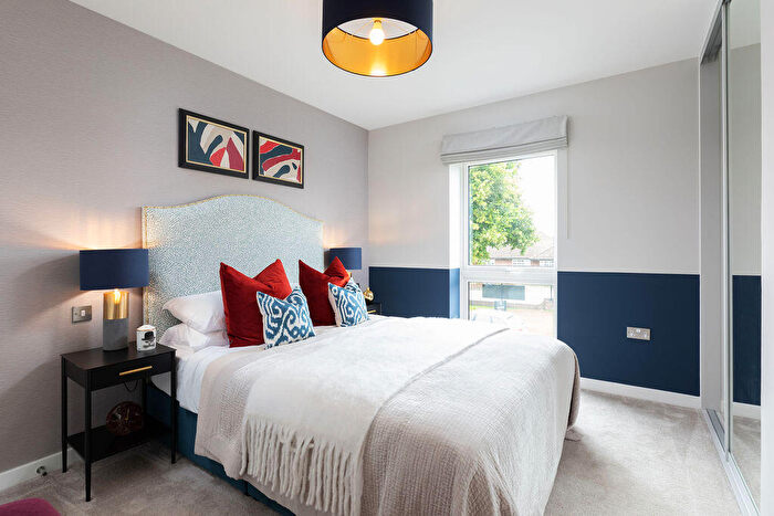 4 Bedroom Detached House For Sale In Suttons Lane, Havering, Hornchurch, RM12