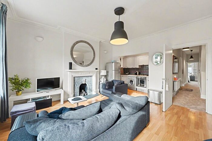 2 Bedroom Apartment For Sale In West End Lane, West Hampstead, NW6