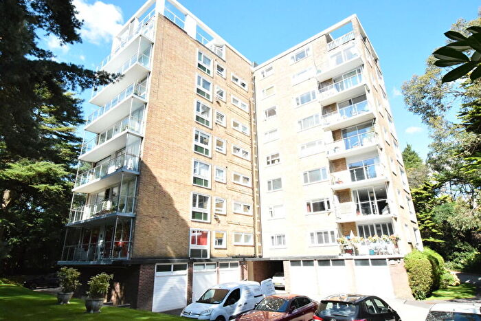 3 Bedroom Apartment To Rent In Dolphin Court, The Avenue, BH13