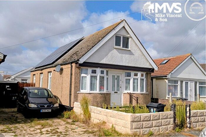 2 Bedroom Bungalow For Sale In Flowers Way, Jaywick, Clacton-on-Sea, CO15