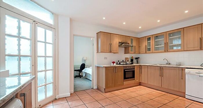 5 Bedroom Property To Rent In Park Road, London, NW8