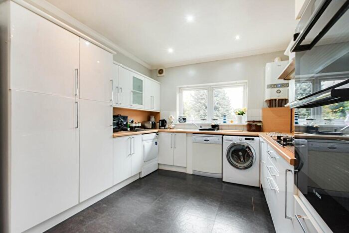 2 Bedroom Semi-Detached Bungalow For Sale In Blendon Road, Bexley, DA5