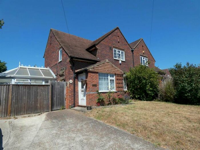 3 Bedroom Semi-Detached House To Rent In St. Martins Hill, Canterbury, CT1