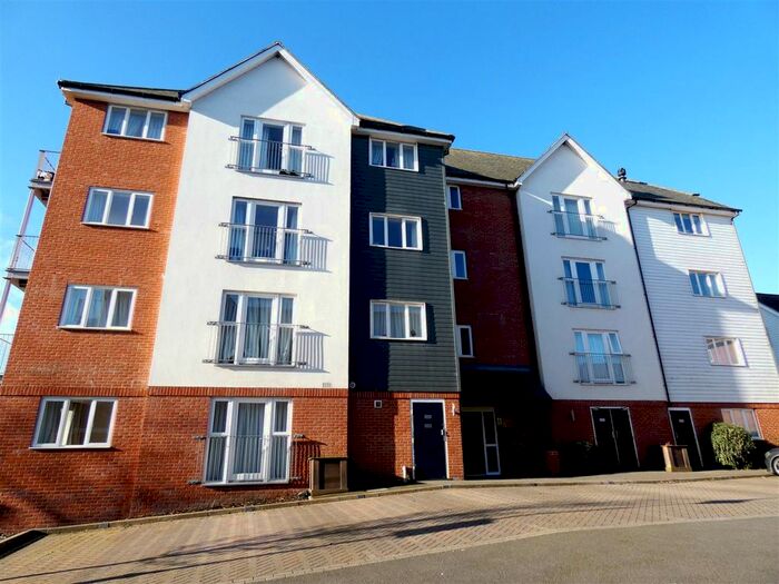 2 Bedroom Flat To Rent In Westwood Drive, Canterbury, CT2