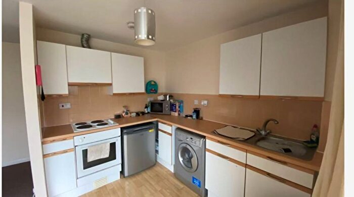 2 Bedroom Flat For Sale In Park Lane, Croydon, CR0