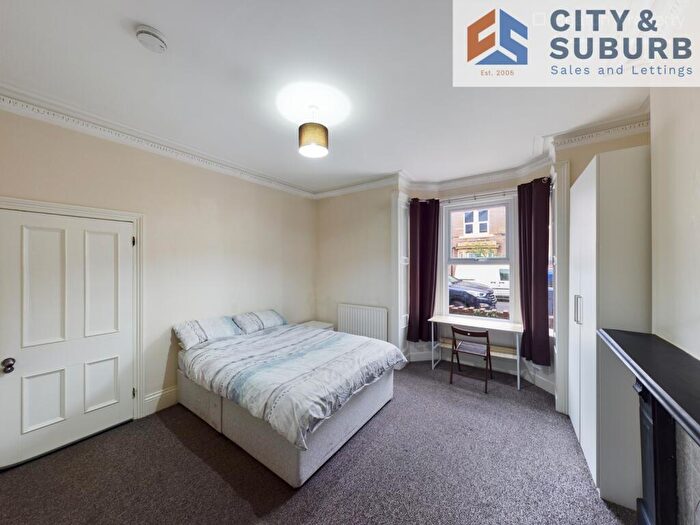 4 Bedroom Terraced House To Rent In Tenth Avenue. Heaton, Newcastle, NE6