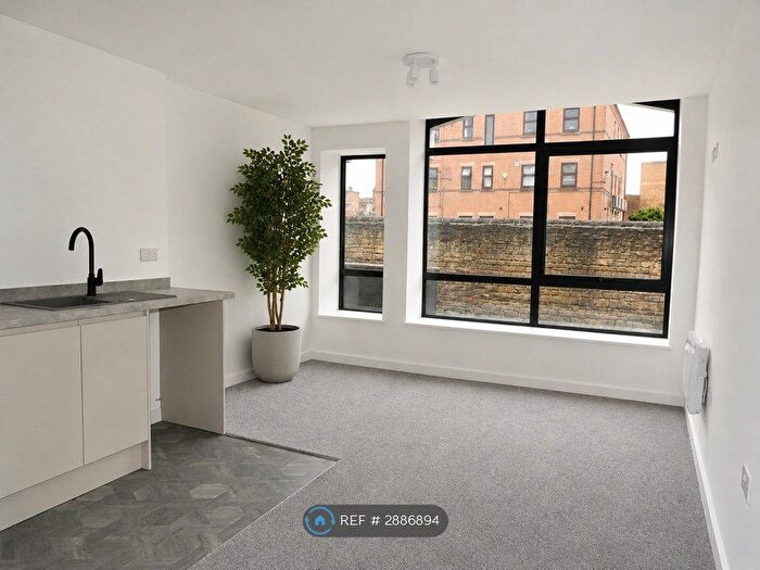 1 Bedroom Flat To Rent In Tudor House, Mansfield, NG18