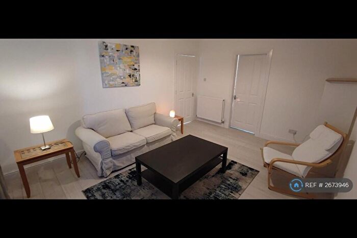 2 Bedroom Flat To Rent In Chapelhall, Airdrie, ML6