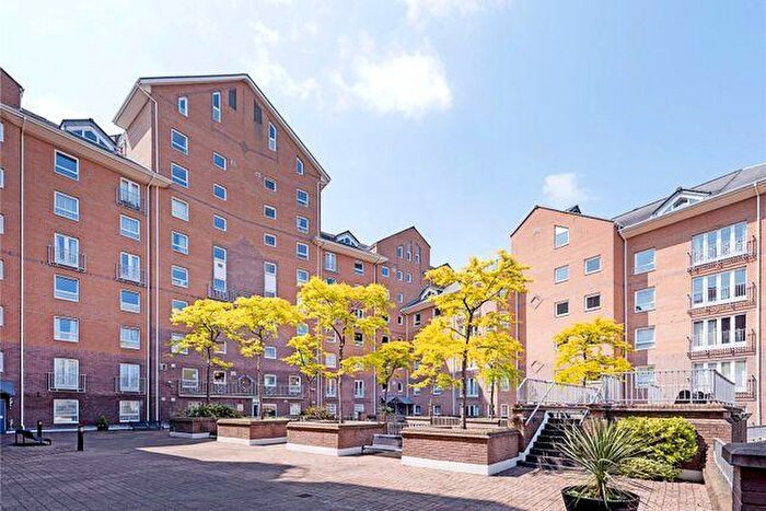 2 Bedroom Flat To Rent In Homer Drive, London, E14