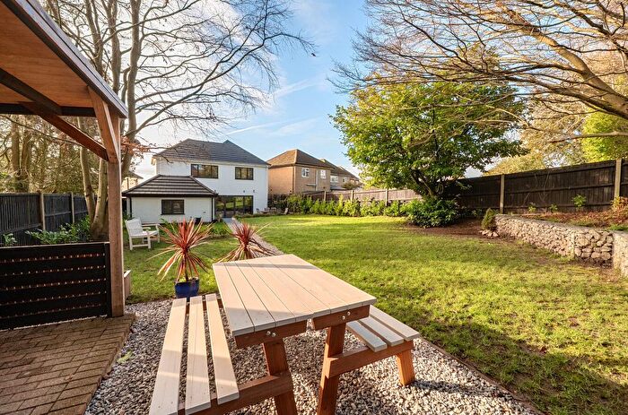 4 Bedroom Detached House For Sale In Highfield Gardens, Aldershot, Hampshire, GU11