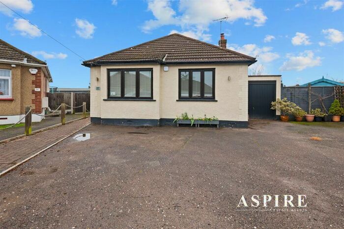 3 Bedroom Detached Bungalow To Rent In Downesway, Benfleet, SS7