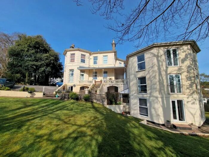 2 Bedroom Flat To Rent In Barrington House, Barrington Road, TQ1