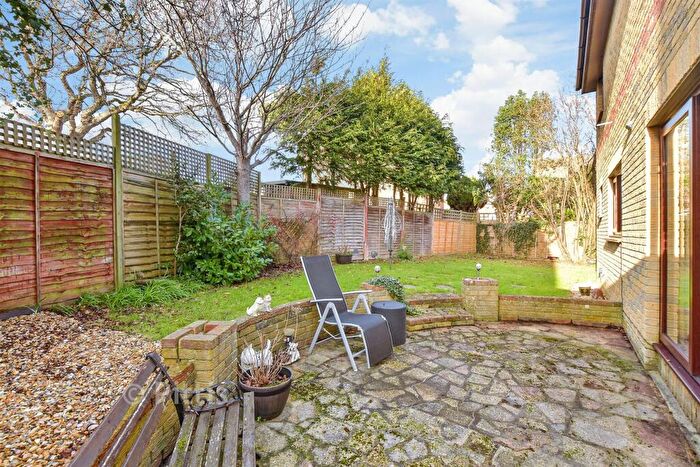 3 Bedroom Detached House For Sale In Fieldfare Road, Carisbrooke, Isle Of Wight, PO30