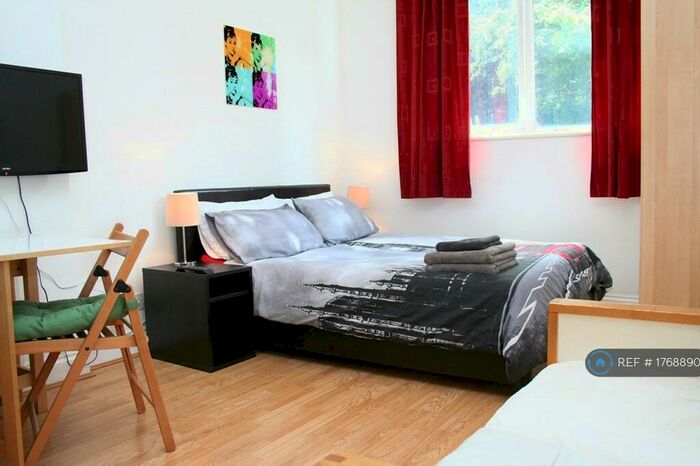 Studio To Rent In Finchley Road, London, NW3