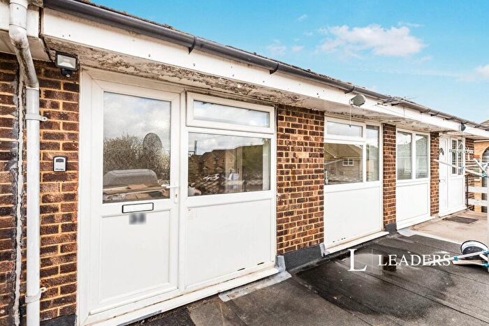 2 Bedroom Apartment To Rent In Fitzalan Road, Horsham, RH13