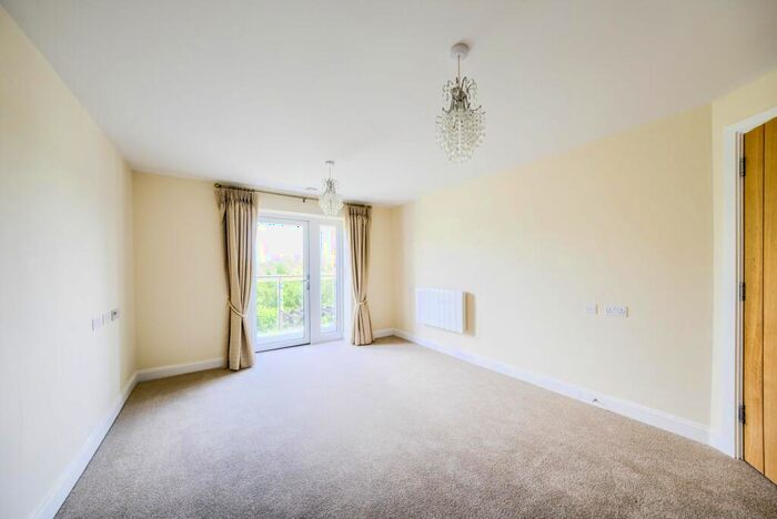 1 Bedroom Apartment For Sale In Springfield Close, Stratford-Upon-Avon, CV37