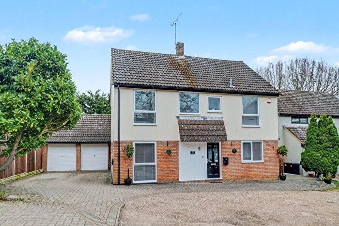 4 Bedroom Detached House For Sale In Colvin Chase, Galleywood, Chelmsford, CM2