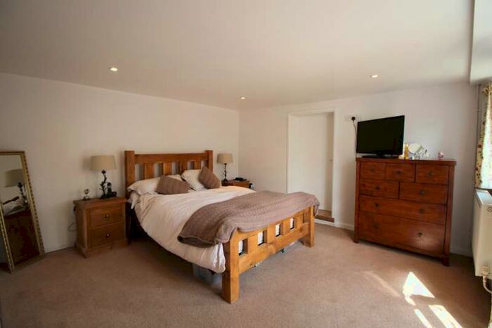 1 Bedroom Property To Rent In High Street Earith, PE28