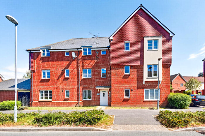 2 Bedroom Flat For Sale In Merlin Way, Bracknell, RG12