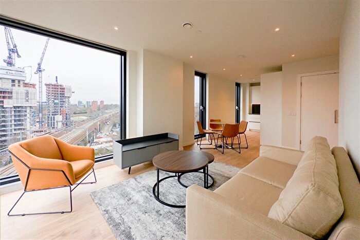 2 Bedroom Apartment To Rent In The Stile, Meadowside, M4