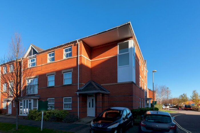 2 Bedroom Apartment To Rent In Alma Road, Banbury, OX16