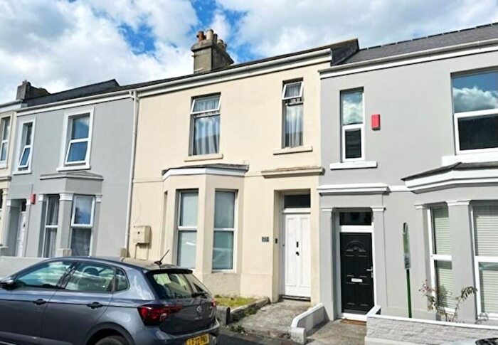 5 Bedroom Terraced House For Sale In Furzehill Road, Mutley, Plymouth. Bed Fully Let Student Investment, PL4