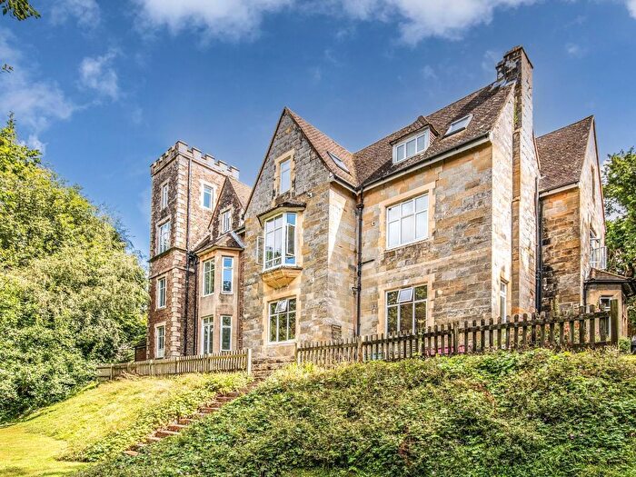 2 Bedroom Flat To Rent In Gillsmans Hill, St. Leonards, TN38