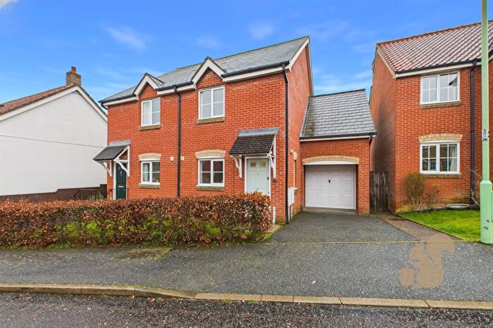 3 Bedroom Semi Detached House For Sale In Sampson Drive, Long Melford, CO10