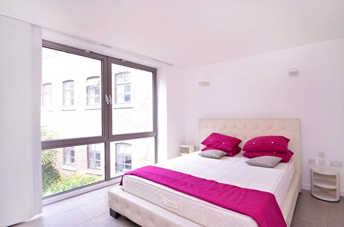 2 Bedroom Flat To Rent In St John Street, Clerkenwell, London, EC1M
