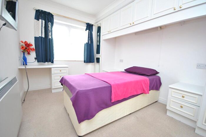 1 Bedroom Apartment For Sale In Station Road, Cheddar, BS27