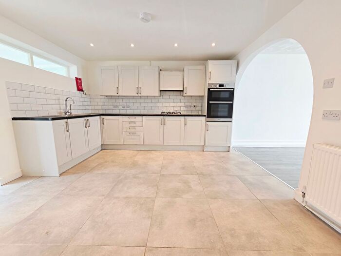 5 Bedroom Terraced House To Rent In Middleham Road, Edmonton, N18