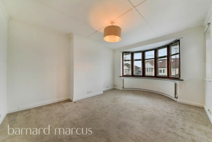 3 Bedroom Bungalow To Rent In Parkfield Crescent, Feltham, TW13