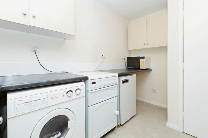 1 Bedroom Flat For Sale In Express Drive, Ilford, IG3