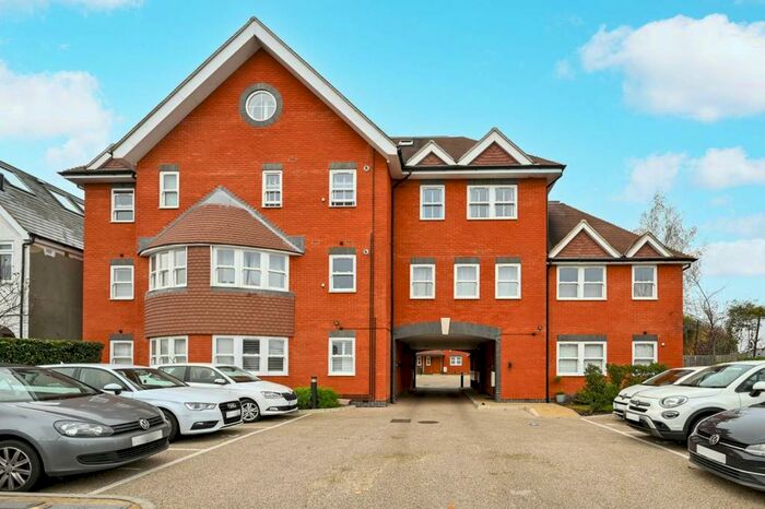2 Bedroom Flat To Rent In London Road, Sutton, SM3