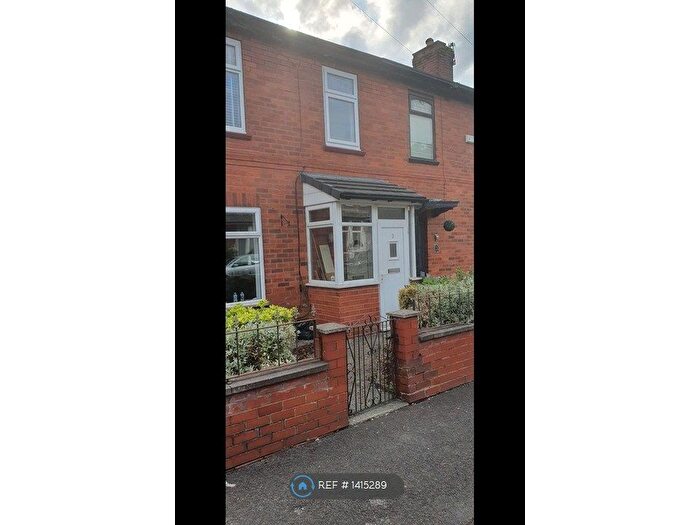 3 Bedroom Terraced House To Rent In Clovelly Avenue, Oldham, OL8