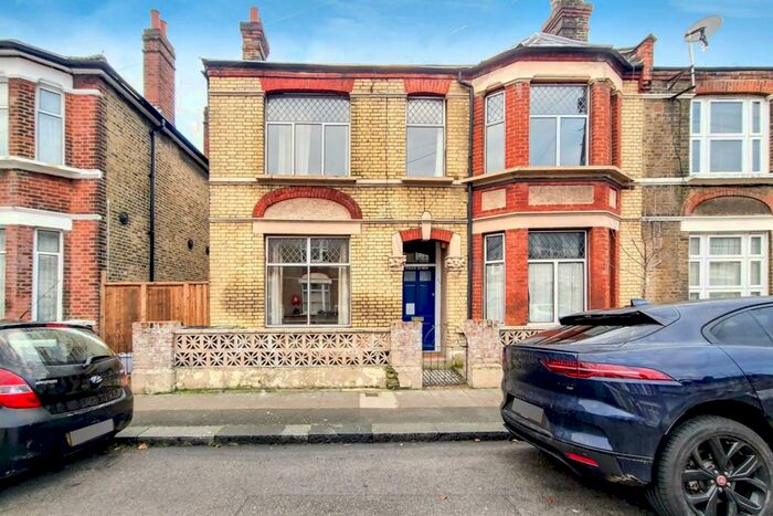 5 Bedroom Semi-Detached House To Rent In Nelgarde Road, Lewisham, London, SE6