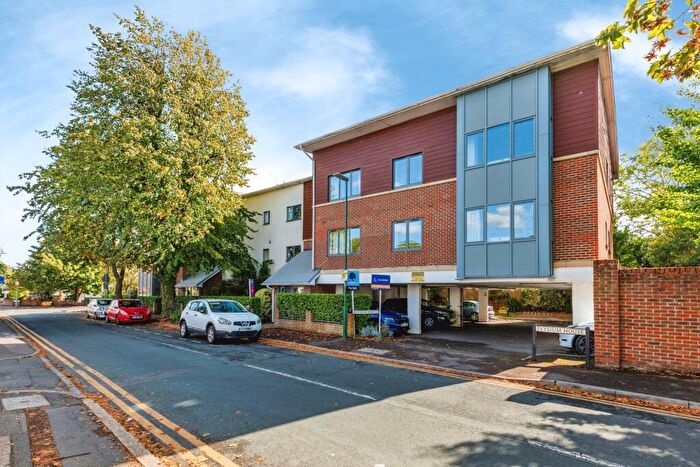 2 Bedroom Flat To Rent In Elysium House, Western Road, Sutton, SM1