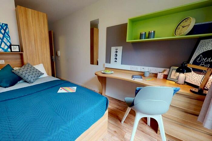 Studio To Rent In Lakeside Way, HA9