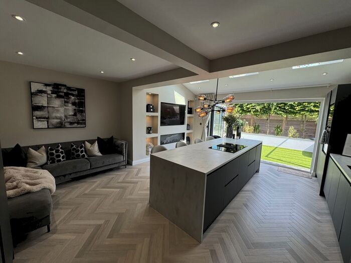 3 Bedroom Semi-Detached House To Rent In Kilburn Close, Cheadle, Cheshire, SK8