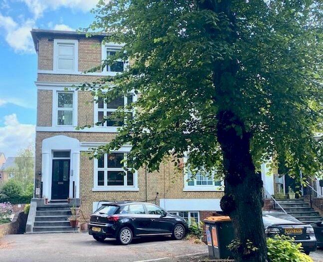 1 Bedroom Flat To Rent In Ashburnham Road, Bedford, MK40