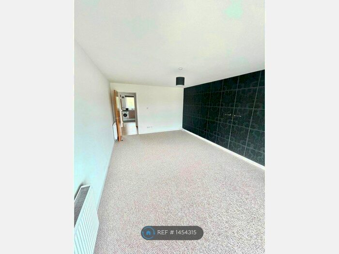 2 Bedroom Flat To Rent In Ellerslie Road, Glasgow, G14