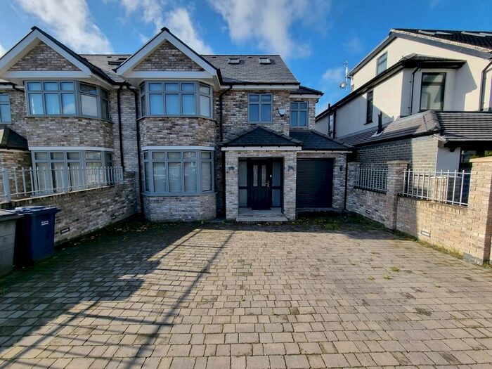 4 Bedroom Semi-Detached House To Rent In Oakmead Gardens, Edgware, HA8