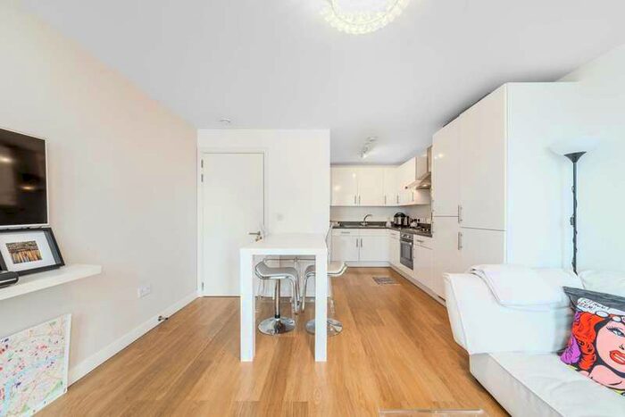 1 Bedroom Flat To Rent In York Way, King's Cross, N1C