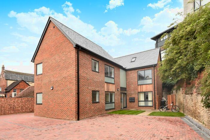 2 Bedroom Apartment To Rent In Bath Street, Abingdon, OX14