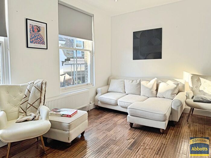 2 Bedroom Flat To Rent In St. Johns Street, Bury St. Edmunds, IP33