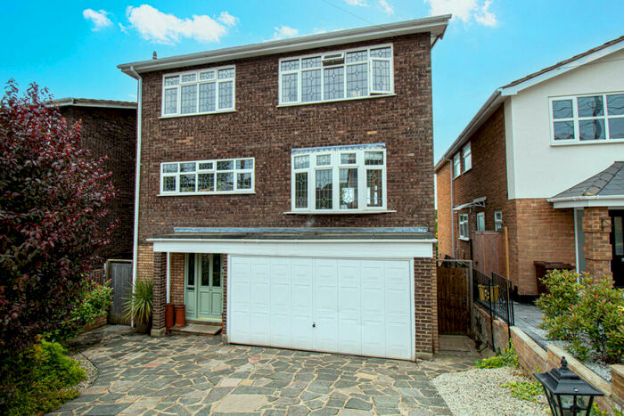 4 Bedroom Detached House To Rent In Fernlea Road, Benfleet, SS7