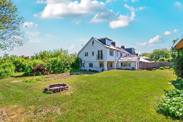 5 Bedroom Semi-Detached House For Sale In Andover Road North, Winchester, Hampshire, SO22